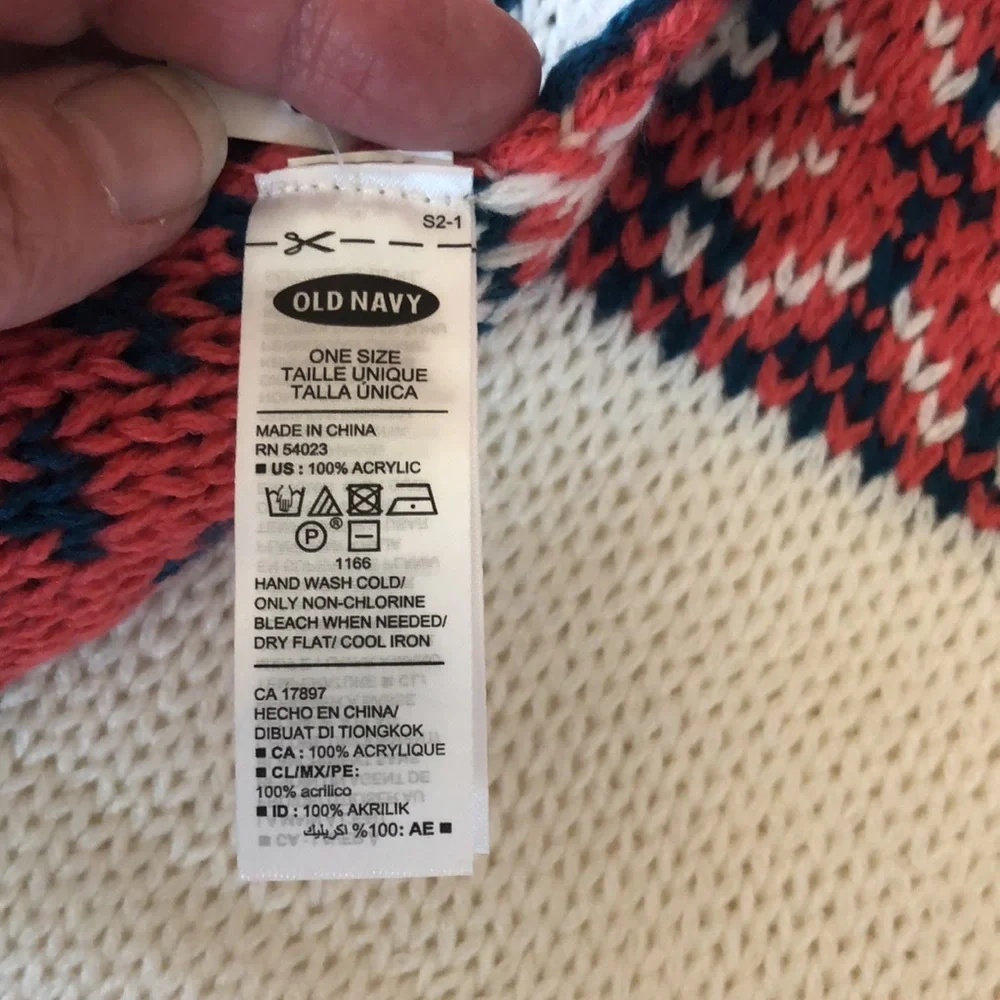 Old Navy winter acrylic women’s scarf with tassels